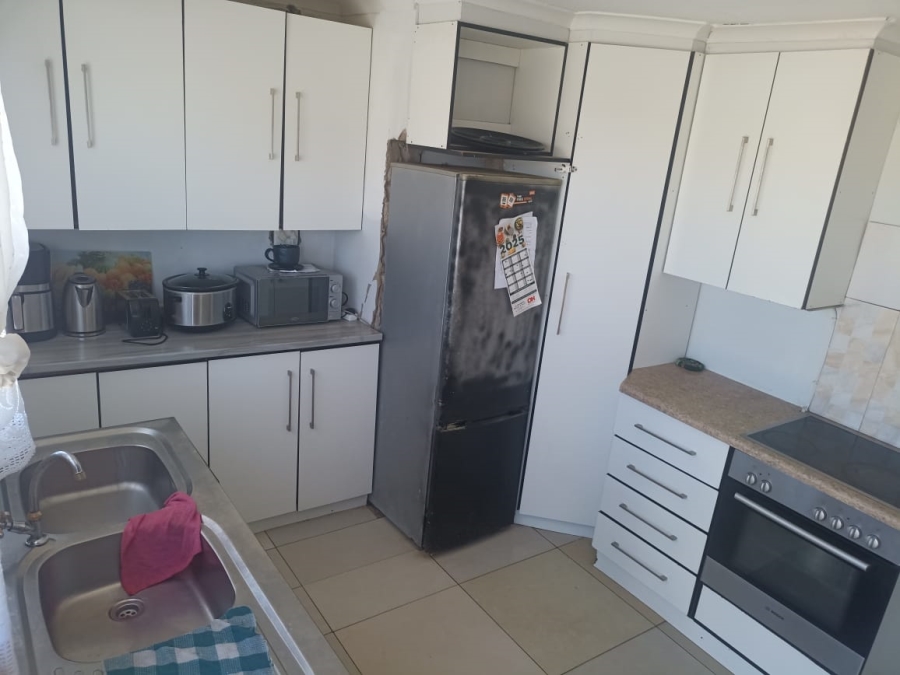3 Bedroom Property for Sale in Kwanonqaba Western Cape